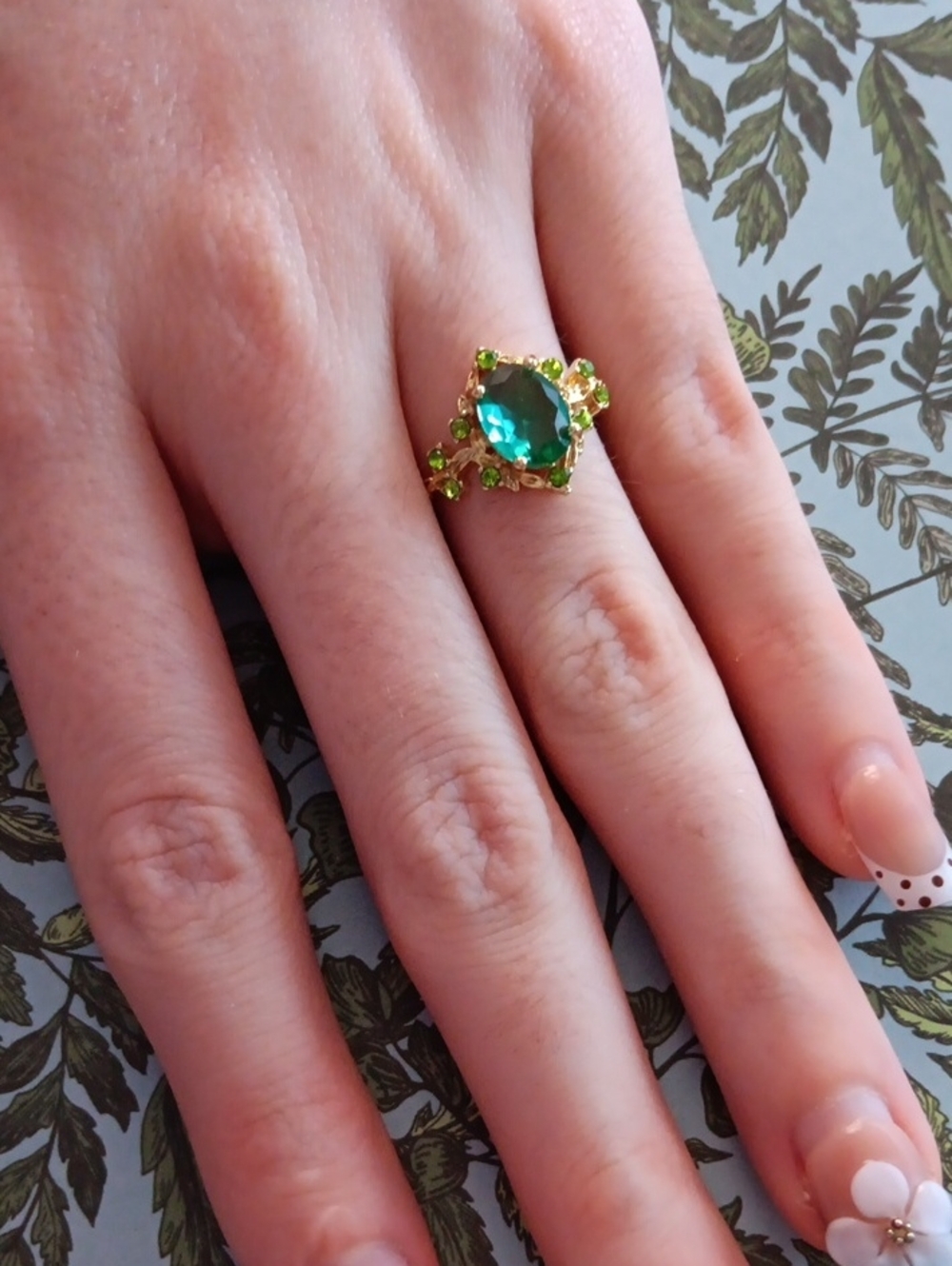 Gold-Tone Ring with Emerald Green Center Stone and Lime Accents Size 6 New!